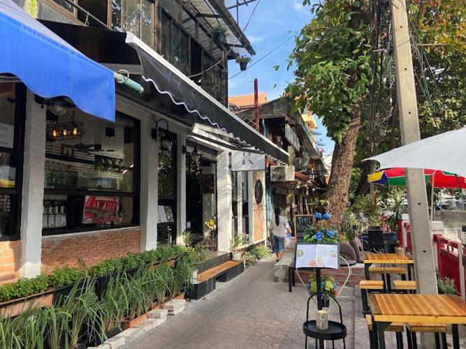 4J Lodge Bangkok Exterior photo